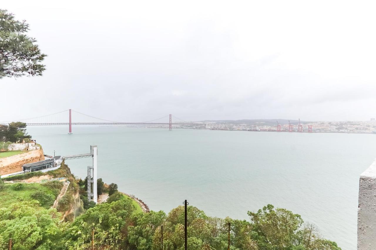 Vita Portucale ! Cacilhas River View Almada Ngoại thất bức ảnh